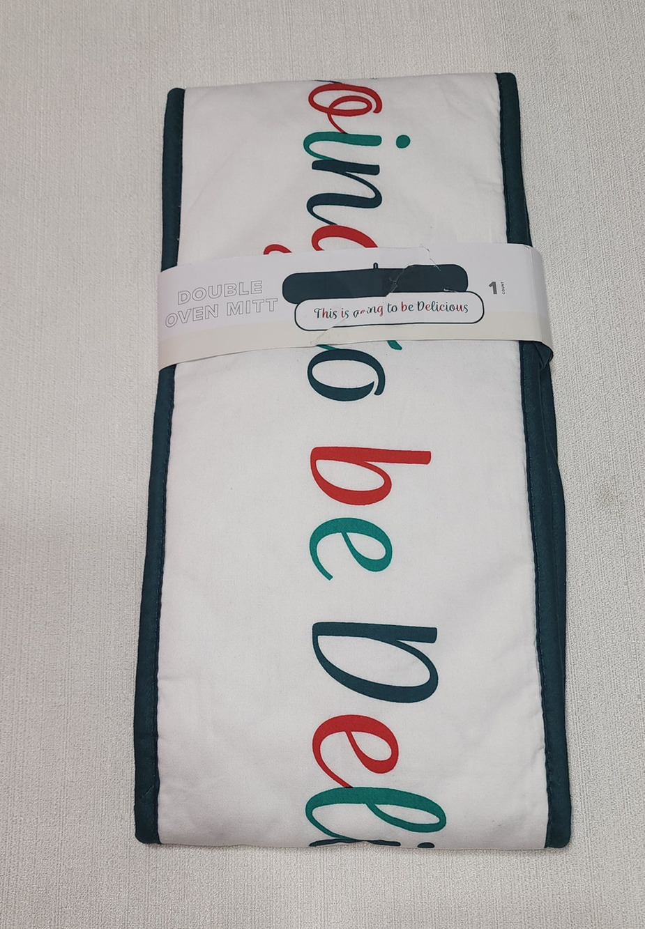 Double oven mitt ''This is going to be delicious'' measurements 7'' x 36''